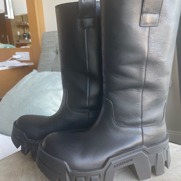 BALENCIAGA BULLDOZER BOOTS - Picture 4 of 4